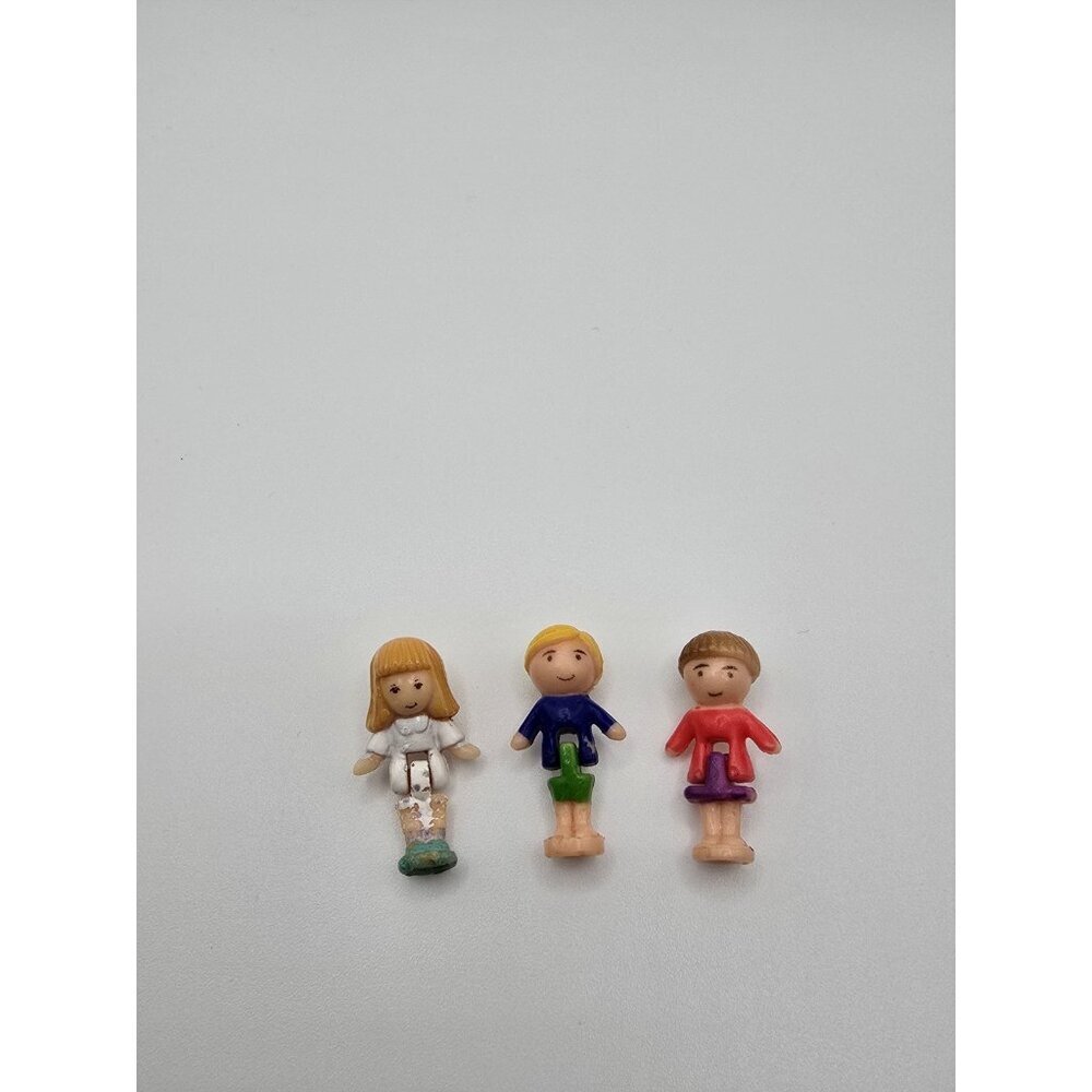 Vintage 1990s Polly Pocket Cozy Cottage Figure With 2 Unbranded Mini Characters